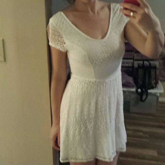 Romantic White Lace Dress - Picture 4 of 5